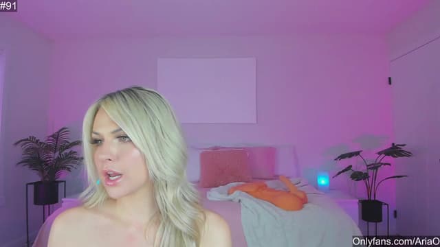 Gallery image thumbnail from AriaO's myfreecams stream on, 07/01/2023, 04:59 image 6 of 20