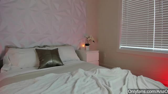 Gallery image thumbnail from AriaO's myfreecams stream on, 08/20/2023, 02:25 image 12 of 20