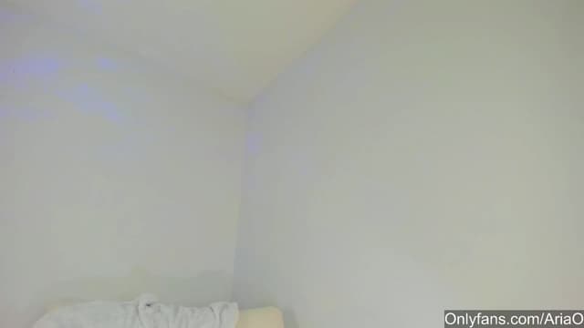 Gallery image thumbnail from AriaO's myfreecams stream on, 10/04/2023, 02:50 image 1 of 20