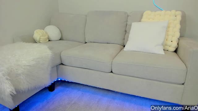 Gallery image thumbnail from AriaO's myfreecams stream on, 10/21/2023, 01:04 image 19 of 20