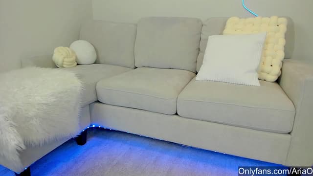 Gallery image thumbnail from AriaO's myfreecams stream on, 10/21/2023, 01:04 image 16 of 20