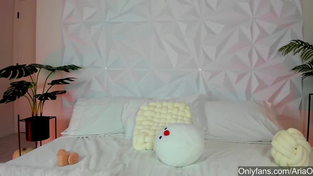 Gallery image thumbnail from AriaO's myfreecams stream on, 10/29/2023, 05:03 image 15 of 20