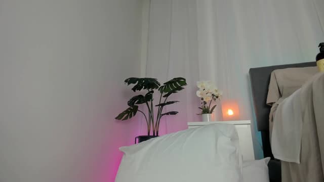 Gallery image thumbnail from AriaO's myfreecams stream on, 03/04/2024, 06:58 image 3 of 20