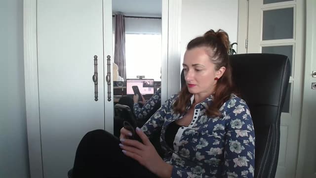 Gallery image thumbnail from AryaS's myfreecams stream on, 10/19/2024, 16:23 image 3 of 20