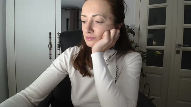 Gallery image thumbnail from AryaS's myfreecams stream on, 12/22/2024, 20:13 image 10 of 20