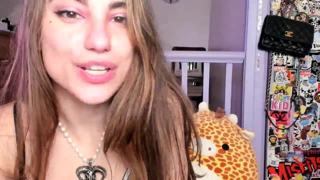 Gallery image thumbnail from Becka's myfreecams stream on, 03/06/2024, 11:18 image 6 of 20
