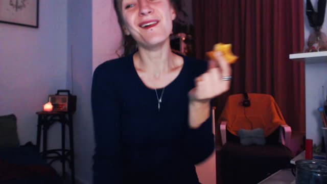 Gallery image thumbnail from Beth_'s myfreecams stream on, 11/29/2022, 24:33 image 7 of 20