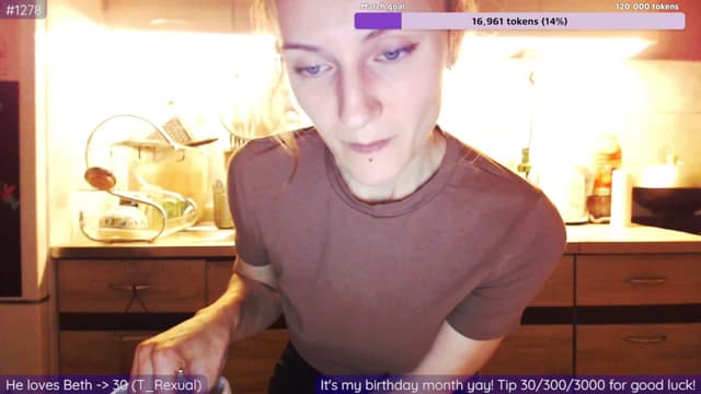 Gallery image thumbnail from Beth_'s myfreecams stream on, 03/11/2023, 24:08 image 3 of 20