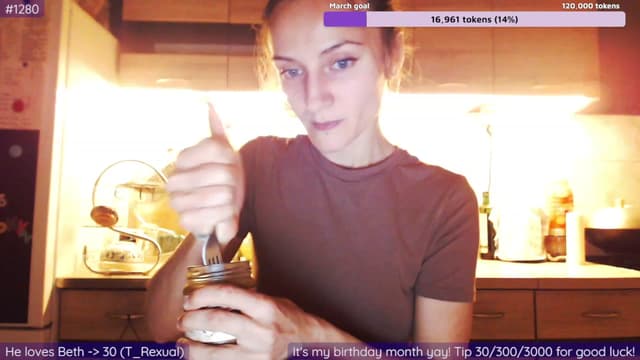 Gallery image thumbnail from Beth_'s myfreecams stream on, 03/11/2023, 24:08 image 17 of 20