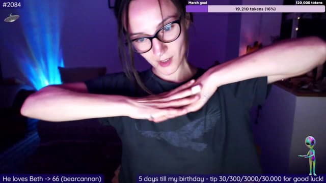 Gallery image thumbnail from Beth_'s myfreecams stream on, 03/20/2023, 24:40 image 3 of 20