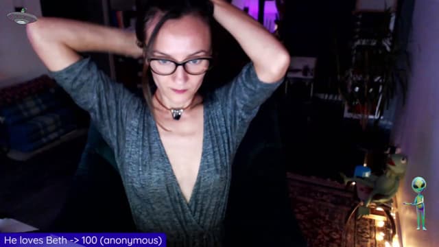 Gallery image thumbnail from Beth_'s myfreecams stream on, 10/24/2023, 15:19 image 15 of 20