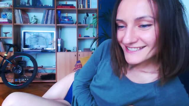 Gallery image thumbnail from Beth_'s myfreecams stream on, 04/25/2024, 14:29 image 2 of 20