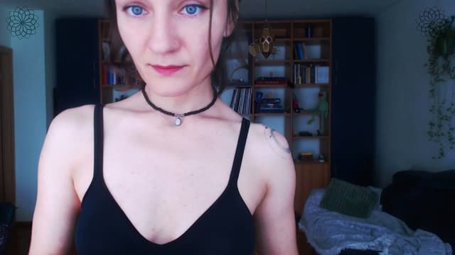Gallery image thumbnail from Beth_'s myfreecams stream on, 05/06/2024, 13:13 image 15 of 20