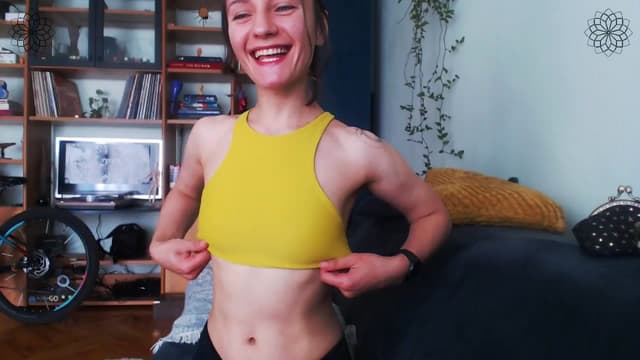 Gallery image thumbnail from Beth_'s myfreecams stream on, 05/06/2024, 13:13 image 6 of 20