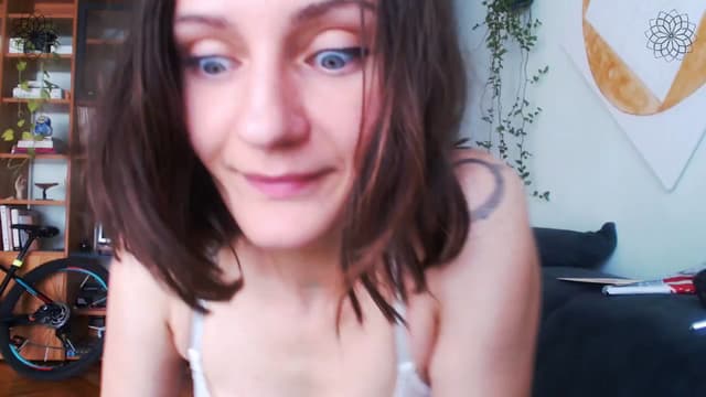 Gallery image thumbnail from Beth_'s myfreecams stream on, 05/07/2024, 14:27 image 13 of 20