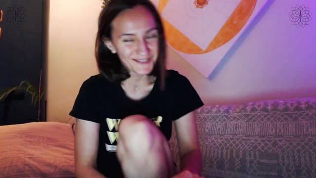 Gallery image thumbnail from Beth_'s myfreecams stream on, 05/20/2024, 22:38 image 5 of 20