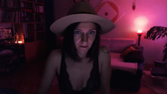Gallery image thumbnail from Beth_'s myfreecams stream on, 05/25/2024, 20:45 image 13 of 20