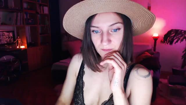 Gallery image thumbnail from Beth_'s myfreecams stream on, 05/25/2024, 20:45 image 5 of 20