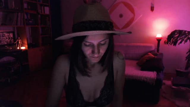 Gallery image thumbnail from Beth_'s myfreecams stream on, 05/25/2024, 20:45 image 12 of 20