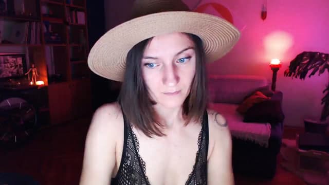 Gallery image thumbnail from Beth_'s myfreecams stream on, 05/25/2024, 20:45 image 10 of 20