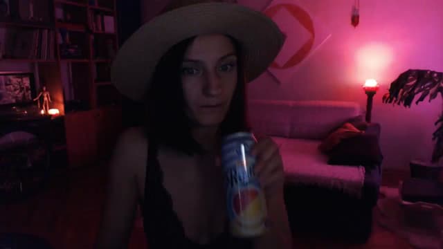 Gallery image thumbnail from Beth_'s myfreecams stream on, 05/25/2024, 20:45 image 11 of 20
