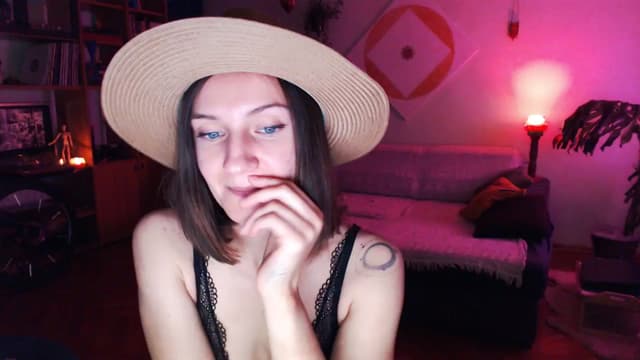 Gallery image thumbnail from Beth_'s myfreecams stream on, 05/25/2024, 21:18 image 7 of 20