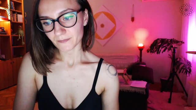 Gallery image thumbnail from Beth_'s myfreecams stream on, 06/01/2024, 21:50 image 12 of 20