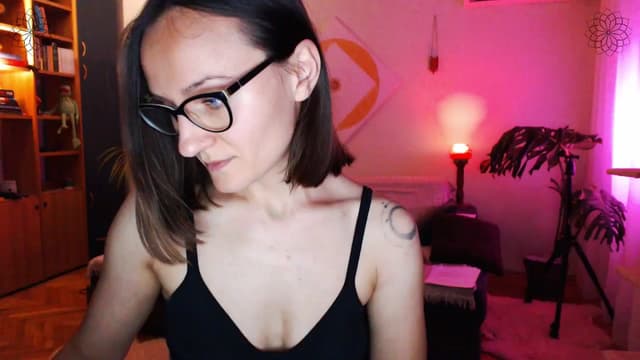 Gallery image thumbnail from Beth_'s myfreecams stream on, 06/01/2024, 21:50 image 11 of 20