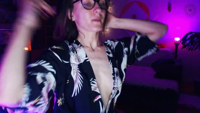 Gallery image thumbnail from Beth_'s myfreecams stream on, 06/04/2024, 22:29 image 9 of 20