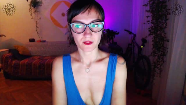 Gallery image thumbnail from Beth_'s myfreecams stream on, 07/08/2024, 21:13 image 9 of 20