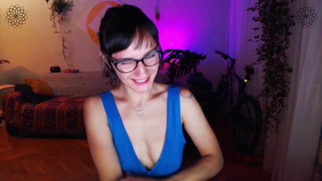 Gallery image thumbnail from Beth_'s myfreecams stream on, 07/08/2024, 21:13 image 7 of 20