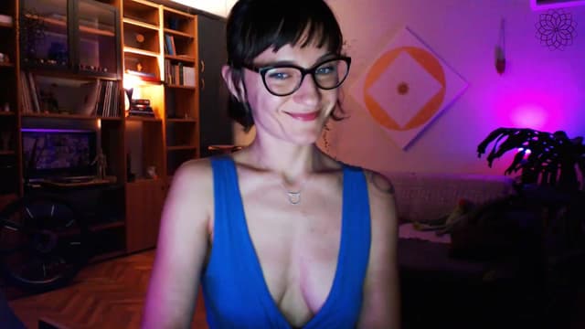 Gallery image thumbnail from Beth_'s myfreecams stream on, 07/08/2024, 21:43 image 9 of 20