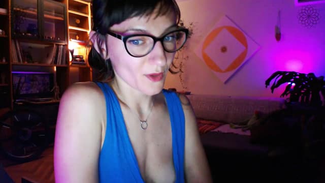 Gallery image thumbnail from Beth_'s myfreecams stream on, 07/08/2024, 21:43 image 14 of 20