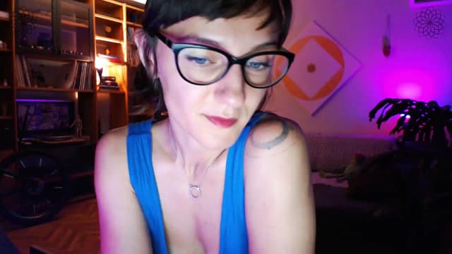 Gallery image thumbnail from Beth_'s myfreecams stream on, 07/08/2024, 21:43 image 3 of 20