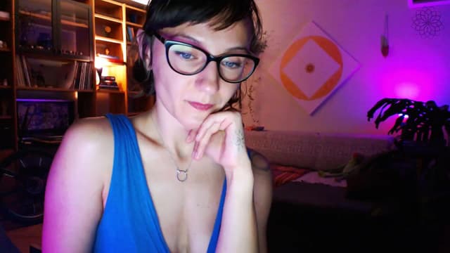 Gallery image thumbnail from Beth_'s myfreecams stream on, 07/08/2024, 21:43 image 19 of 20