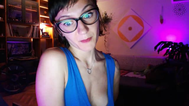 Gallery image thumbnail from Beth_'s myfreecams stream on, 07/08/2024, 21:43 image 12 of 20