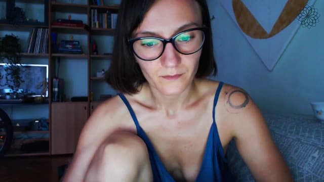 Gallery image thumbnail from Beth_'s myfreecams stream on, 07/25/2024, 17:54 image 14 of 20