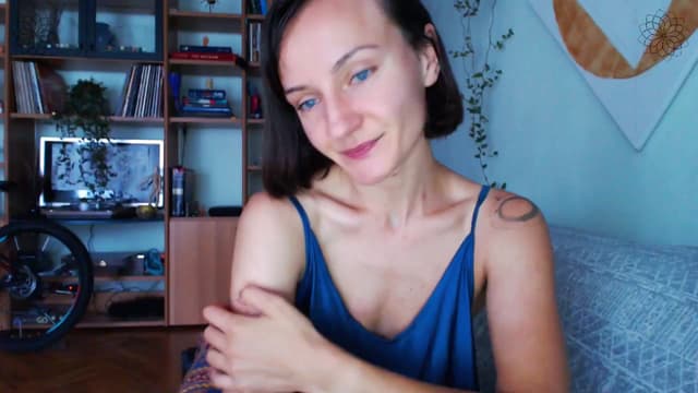 Gallery image thumbnail from Beth_'s myfreecams stream on, 07/25/2024, 17:54 image 2 of 20