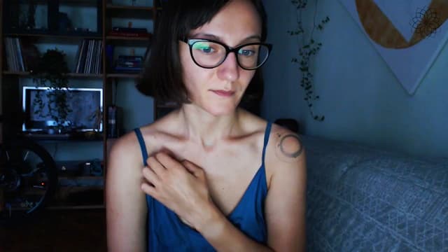 Gallery image thumbnail from Beth_'s myfreecams stream on, 07/25/2024, 17:54 image 19 of 20