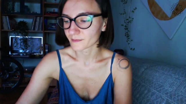Gallery image thumbnail from Beth_'s myfreecams stream on, 07/25/2024, 17:54 image 17 of 20