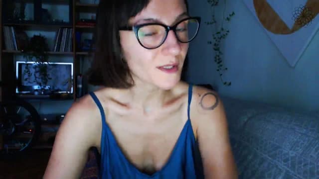 Gallery image thumbnail from Beth_'s myfreecams stream on, 07/25/2024, 17:54 image 18 of 20