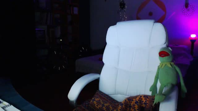 Gallery image thumbnail from Beth_'s myfreecams stream on, 08/08/2024, 22:19 image 6 of 20