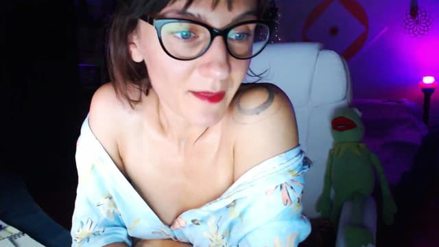 Gallery image thumbnail from Beth_'s myfreecams stream on, 08/08/2024, 22:19 image 1 of 20