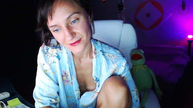 Gallery image thumbnail from Beth_'s myfreecams stream on, 08/08/2024, 22:19 image 20 of 20
