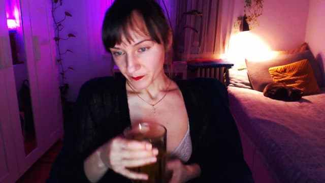 Gallery image thumbnail from Beth_'s myfreecams stream on, 02/27/2025, 23:49 image 4 of 20
