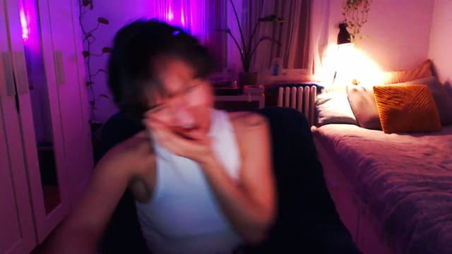 Gallery image thumbnail from Beth_'s myfreecams stream on, 03/03/2025, 23:44 image 11 of 20