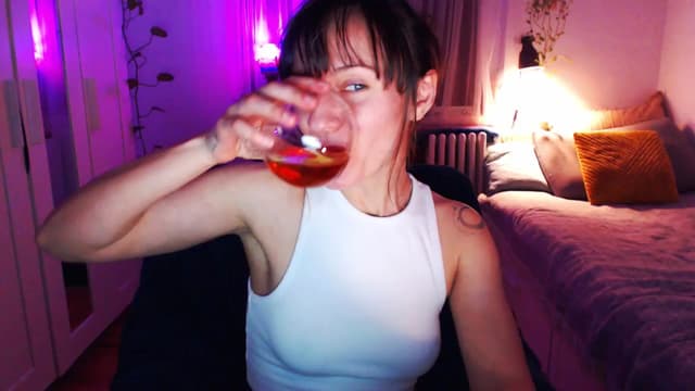 Gallery image thumbnail from Beth_'s myfreecams stream on, 03/03/2025, 23:44 image 3 of 20