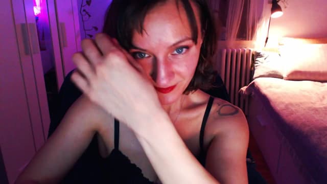 Gallery image thumbnail from Beth_'s myfreecams stream on, 03/07/2025, 23:28 image 12 of 20