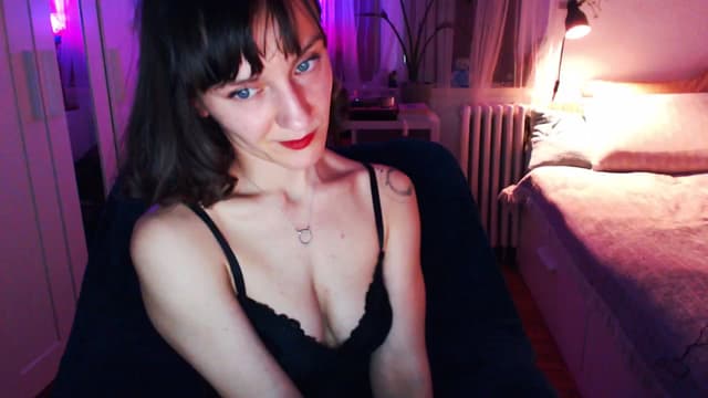Gallery image thumbnail from Beth_'s myfreecams stream on, 03/07/2025, 23:28 image 14 of 20