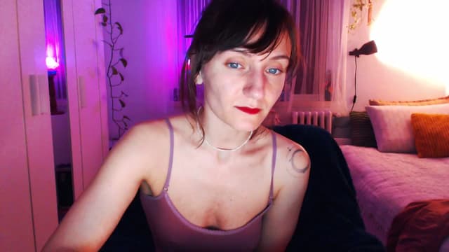 Gallery image thumbnail from Beth_'s myfreecams stream on, 04/13/2025, 18:33 image 3 of 20